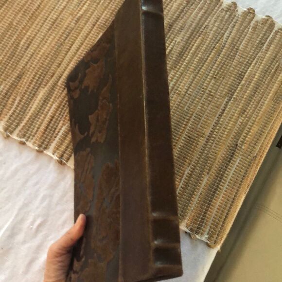 Levenger  Made in Italy large rustic leather embossed journal blank pages brown - Picture 4 of 8